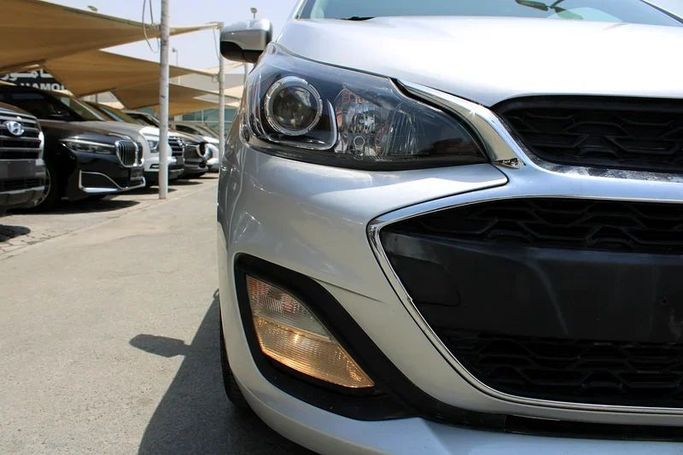 Used Chevrolet Spark IV Facelift, 1.4 l, 2019 in Sharjah by Sama alsaadah Cars, Silver color. GCC Specs | AUTO.AE