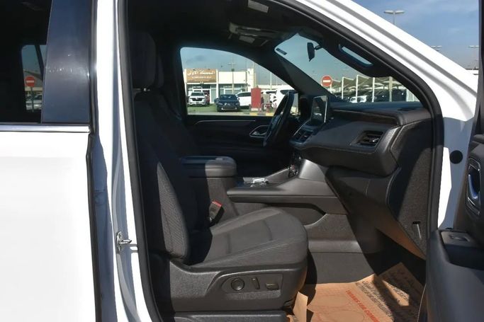 Used Chevrolet Suburban XII, 5.3 l, 2021 in Sharjah by Alfaris Used Cars, White color. Other | AUTO.AE