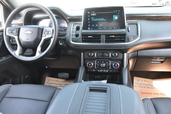 Подержанный Chevrolet Suburban XII, 5.3 л, 2023 в Шардже от Alfaris Used Cars Зеленый цвет. Other | AUTO.AE