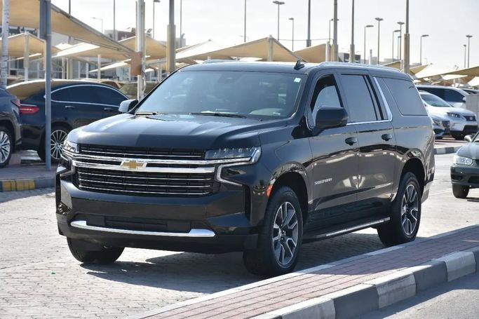 Подержанный Chevrolet Suburban XII, 5.3 л, 2023 в Шардже от Alfaris Used Cars Черный цвет. Other | AUTO.AE