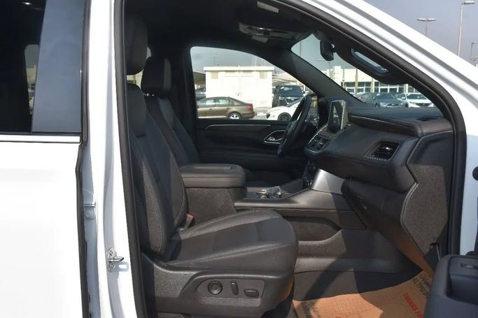 Used Chevrolet Suburban XII, 5.3 l, 2023 in Sharjah by Alfaris Used Cars, White color. Other | AUTO.AE