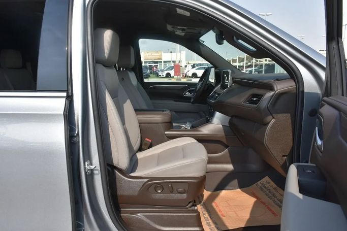 Used Chevrolet Suburban XII, 5.3 l, 2023 in Sharjah by Alfaris Used Cars, Silver color. Other | AUTO.AE