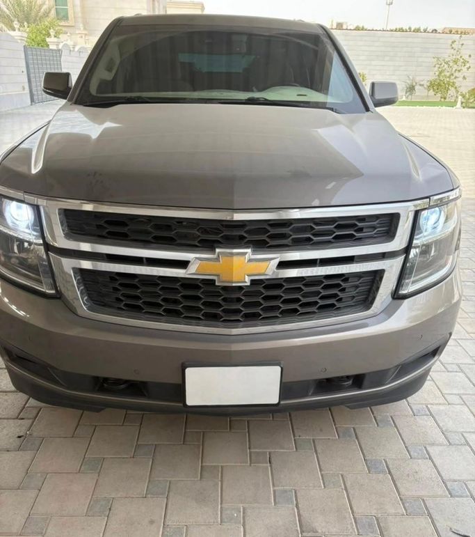 Подержанный Chevrolet Tahoe IV, 5.3 л, 2018 в Шардже от Alfaris Used Cars Серый цвет. GCC | AUTO.AE