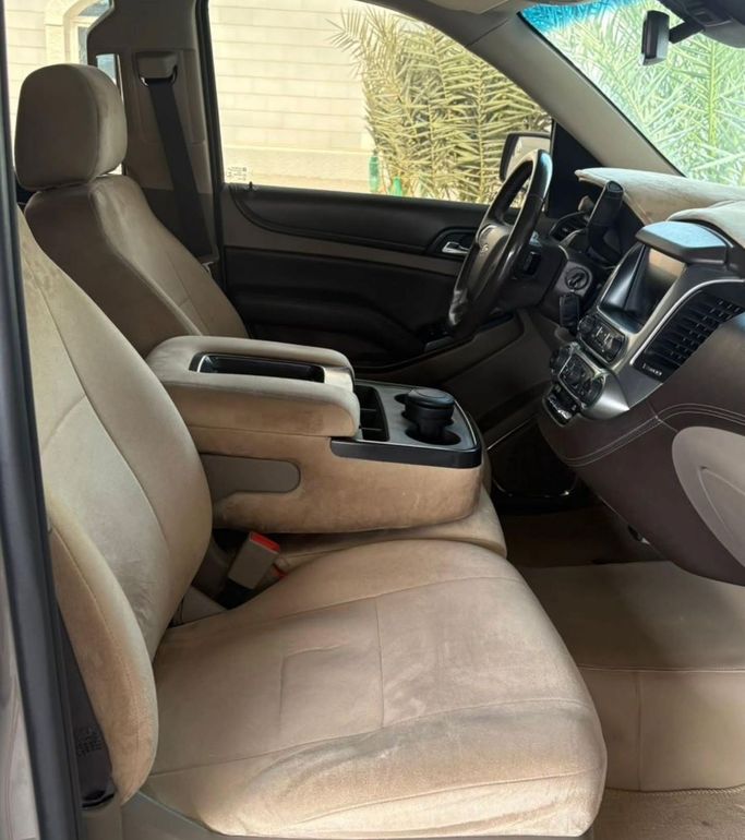 Подержанный Chevrolet Tahoe IV, 5.3 л, 2018 в Шардже от Alfaris Used Cars Серый цвет. GCC | AUTO.AE