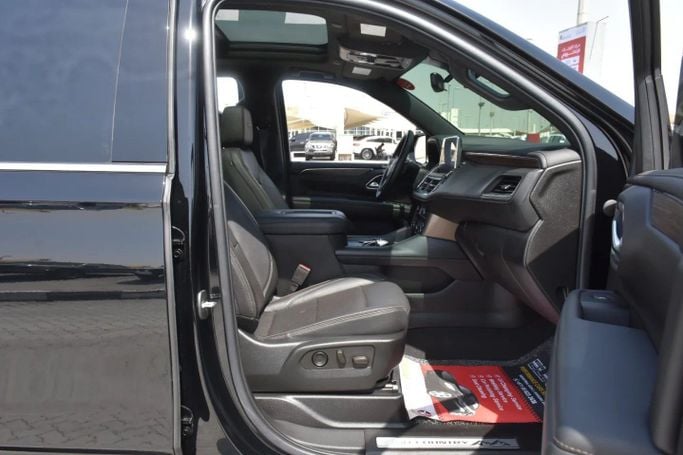 Подержанный Chevrolet Tahoe V, 5.3 л, 2022 в Шардже от Alfaris Used Cars Черный цвет. Other | AUTO.AE