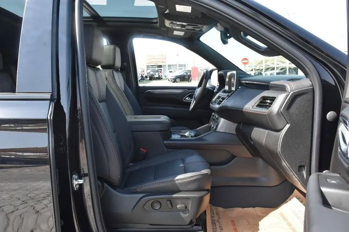 Подержанный Chevrolet Tahoe V, 3.0 л, 2023 в Шардже от Alfaris Used Cars Черный цвет. Other | AUTO.AE