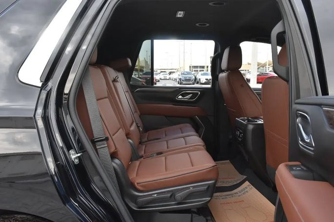 Подержанный Chevrolet Tahoe V, 5.3 л, 2021 в Шардже от Alfaris Used Cars Черный цвет. Other | AUTO.AE