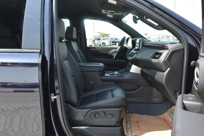 Подержанный Chevrolet Tahoe V, 5.3 л, 2022 в Шардже от Alfaris Used Cars Черный цвет. Other | AUTO.AE