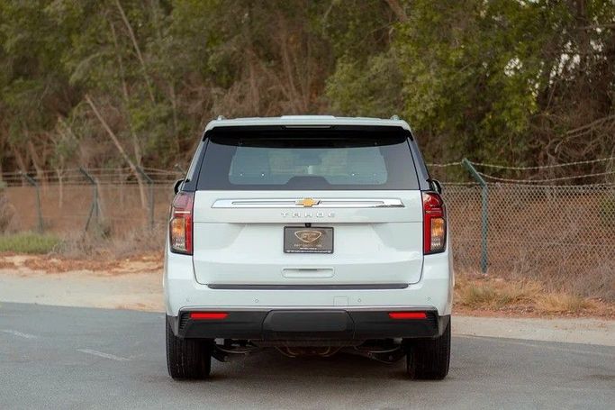 Used Chevrolet Tahoe V, 5.3 l, 2023 in Sharjah by First Choice Cars, White color. GCC Specs | AUTO.AE