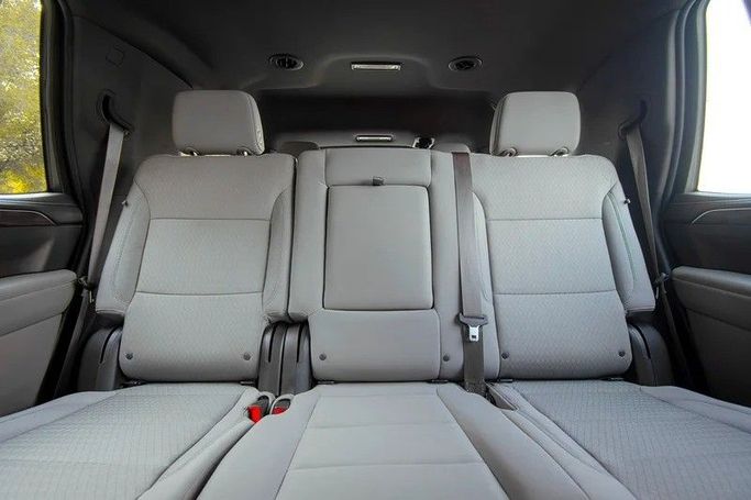 Used Chevrolet Tahoe V, 5.3 l, 2023 in Sharjah by First Choice Cars, Green color. GCC Specs | AUTO.AE