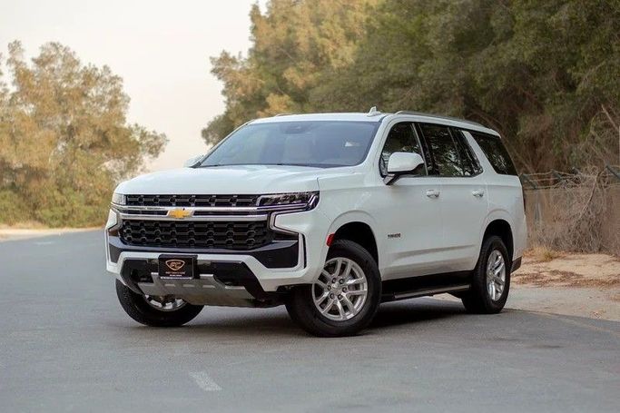Used Chevrolet Tahoe V, 5.3 l, 2023 in Sharjah by First Choice Cars, White color. GCC Specs | AUTO.AE