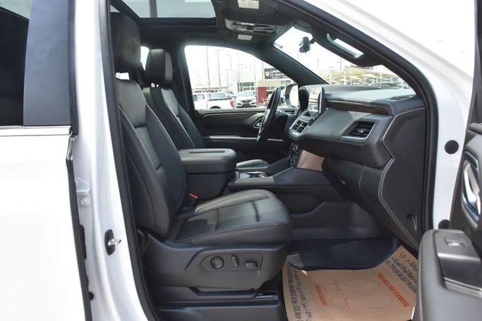 Used Chevrolet Tahoe V, 6.2 l, 2021 in Sharjah by Alfaris Used Cars, White color. Other | AUTO.AE