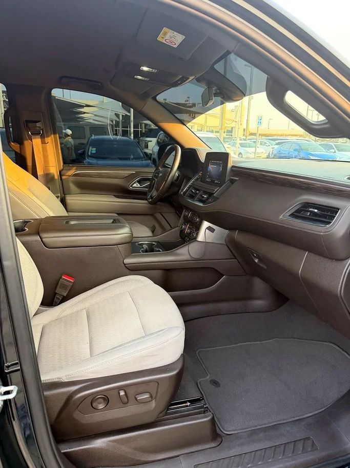 Подержанный Chevrolet Tahoe V, 6.2 л, 2022 в Шардже от Taj Al Impratoor Used Cars Черный цвет. GCC | AUTO.AE
