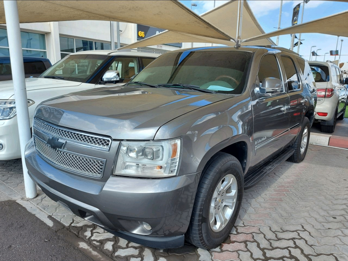 Used Chevrolet Tahoe III, 6.2 l, 2008 in Sharjah by Alsabah Used Cars, Golden color. American Specs | AUTO.AE