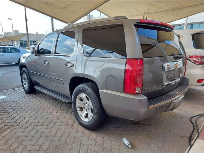 Used Chevrolet Tahoe III, 6.2 l, 2008 in Sharjah by Alsabah Used Cars, Golden color. American Specs | AUTO.AE