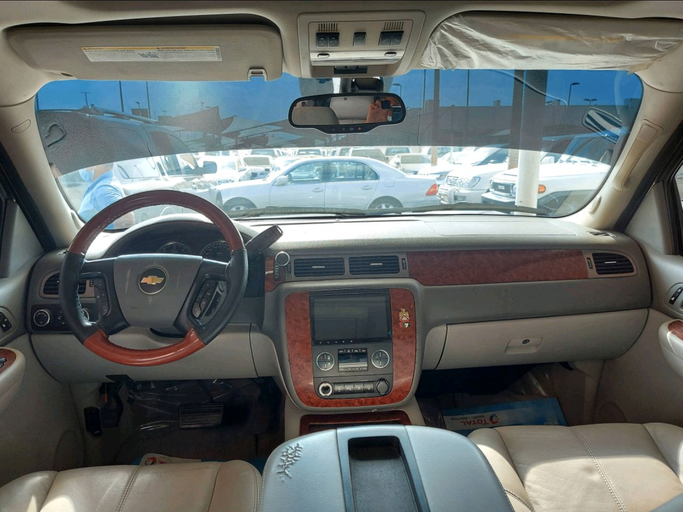 Used Chevrolet Tahoe III, 6.2 l, 2008 in Sharjah by Alsabah Used Cars, Golden color. American Specs | AUTO.AE
