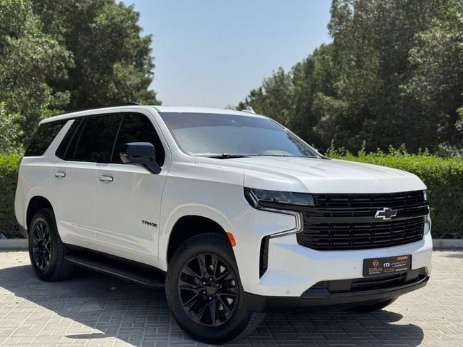Подержанный Chevrolet Tahoe V, 6.2 л, 2021 в Шардже от Berlin Used Cars Белый цвет. Американская | AUTO.AE