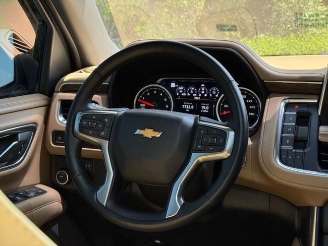 Подержанный Chevrolet Tahoe V, 6.2 л, 2021 в Шардже от Berlin Used Cars Белый цвет. Американская | AUTO.AE