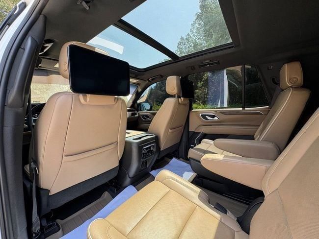 Подержанный Chevrolet Tahoe V, 6.2 л, 2021 в Шардже от Berlin Used Cars Белый цвет. Американская | AUTO.AE