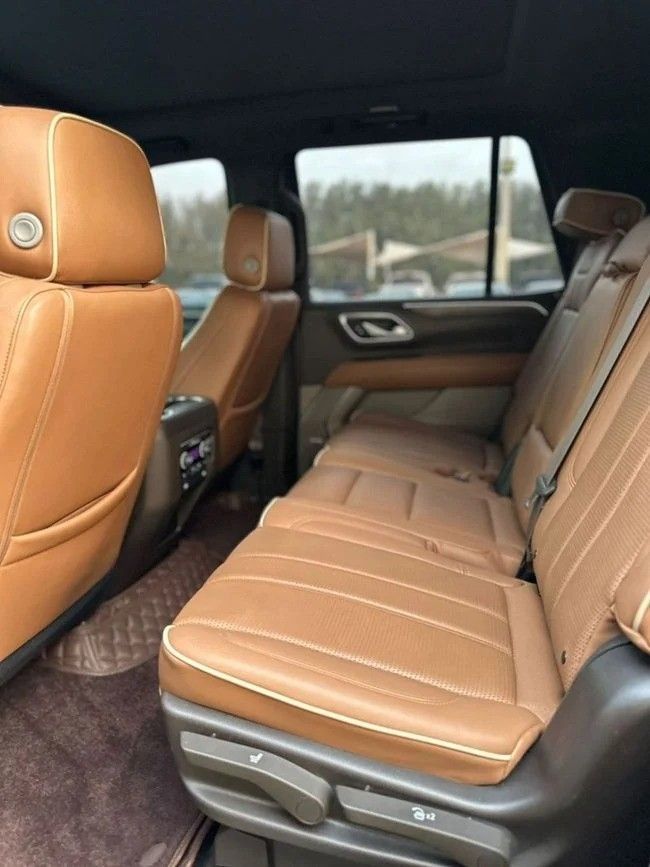 Used Chevrolet Tahoe V, 5.3 l, 2022 in Sharjah by Noor Al Seyoh Used Cars, Beige color. GCC Specs | AUTO.AE