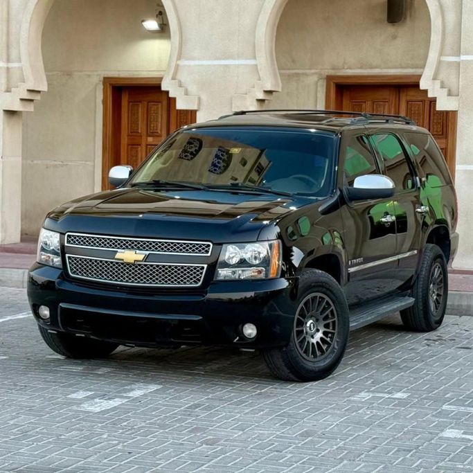 Подержанный Chevrolet Tahoe III, 6.2 л, 2009 в Шардже от Sarmad Cars Черный цвет. Other | AUTO.AE