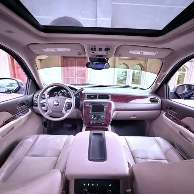 Подержанный Chevrolet Tahoe III, 6.2 л, 2009 в Шардже от Sarmad Cars Черный цвет. Other | AUTO.AE