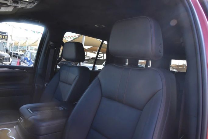 Подержанный Chevrolet Tahoe V Рестайлинг, 5.3 л, 2024 в Шардже от Alfaris Used Cars Красный цвет. Other | AUTO.AE