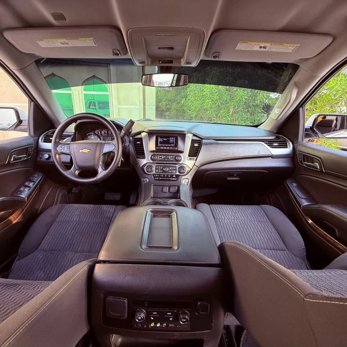 Подержанный Chevrolet Tahoe IV, 5.3 л, 2017 в Шардже от Sarmad Cars Белый цвет. Other | AUTO.AE
