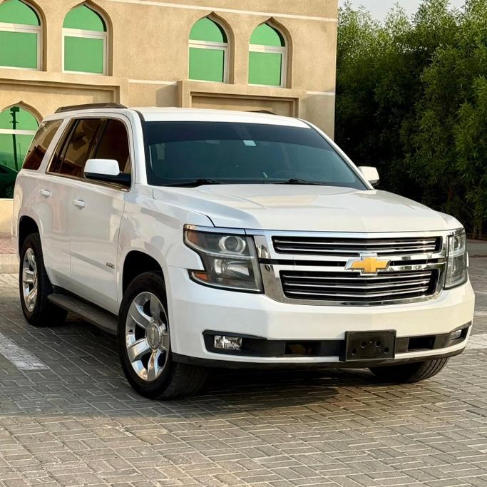 Подержанный Chevrolet Tahoe IV, 5.3 л, 2017 в Шардже от Sarmad Cars Белый цвет. Other | AUTO.AE