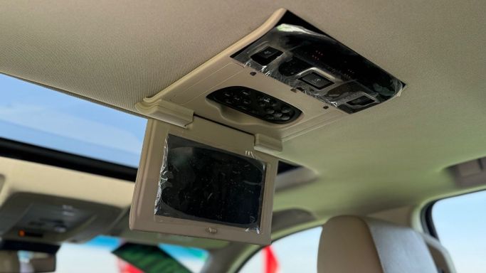 Подержанный Chevrolet Tahoe IV, 5.3 л, 2018 в Шардже от Badar Used Cars Белый цвет. GCC | AUTO.AE