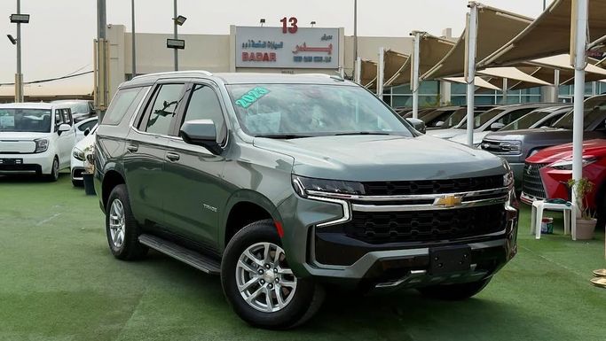 Подержанный Chevrolet Tahoe V, 5.3 л, 2023 в Шардже от Badar Used Cars Другой цвет цвет.  | AUTO.AE