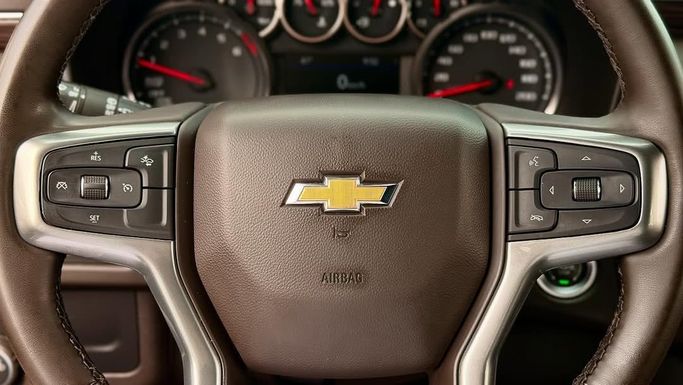 Подержанный Chevrolet Tahoe V, 5.3 л, 2023 в Шардже от Badar Used Cars Другой цвет цвет.  | AUTO.AE