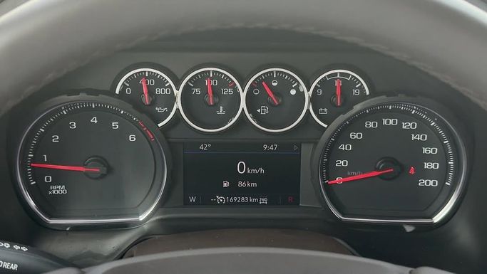 Used Chevrolet Tahoe V, 5.3 l, 2021 in Sharjah by Badar Used Cars, Grey color.  | AUTO.AE