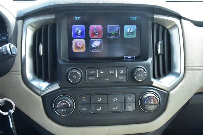 Подержанный Chevrolet TrailBlazer II Рестайлинг, 3.6 л, 2018 в Шардже от Alfaris Used Cars Белый цвет. Other | AUTO.AE