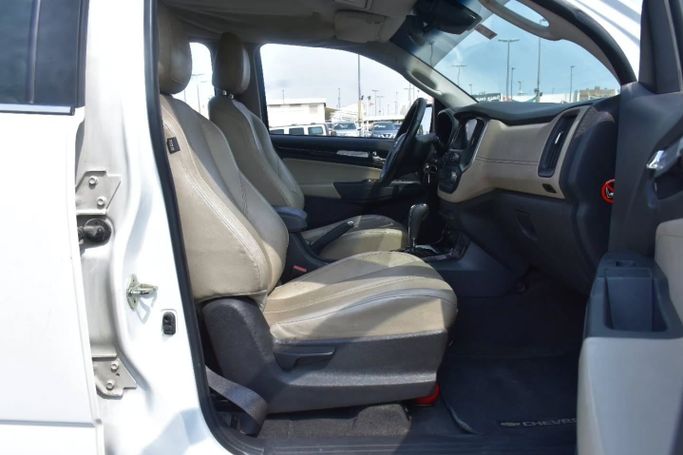 Подержанный Chevrolet TrailBlazer II Рестайлинг, 3.6 л, 2018 в Шардже от Alfaris Used Cars Белый цвет. Other | AUTO.AE