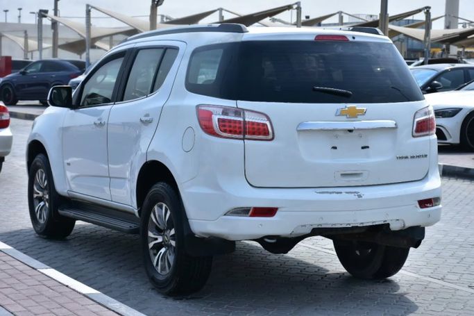 Подержанный Chevrolet TrailBlazer II Рестайлинг, 3.6 л, 2018 в Шардже от Alfaris Used Cars Белый цвет. Other | AUTO.AE