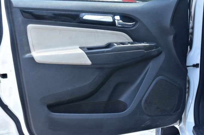 Подержанный Chevrolet TrailBlazer II Рестайлинг, 3.6 л, 2018 в Шардже от Alfaris Used Cars Белый цвет. Other | AUTO.AE