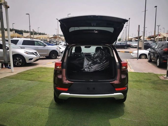 Подержанный Chevrolet TrailBlazer III Рестайлинг, 1.3 л, 2023 в Шардже от Tabarak Used Cars Бордовый цвет. Американская | AUTO.AE