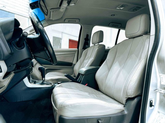 Подержанный Chevrolet TrailBlazer II, 3.6 л, 2013 в Шардже от Ryno Cars Серебристый цвет. GCC | AUTO.AE