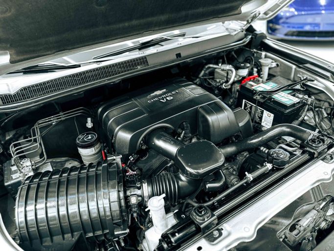 Подержанный Chevrolet TrailBlazer II, 3.6 л, 2013 в Шардже от Ryno Cars Серебристый цвет. GCC | AUTO.AE