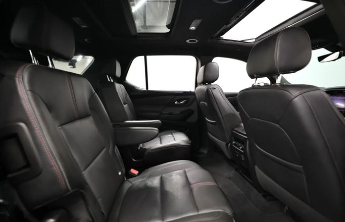 Used Chevrolet Traverse II Facelift, 3.6 l, 2022 in Sharjah by Al Qassem Cars Trading, Black color. GCC Specs | AUTO.AE