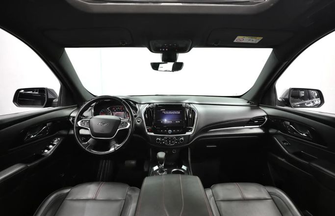 Used Chevrolet Traverse II Facelift, 3.6 l, 2022 in Sharjah by Al Qassem Cars Trading, Black color. GCC Specs | AUTO.AE