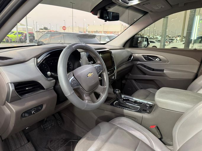 Used Chevrolet Traverse II, 2.0 l, 2019 in Sharjah by Al Suraj Al Muneer Used Cars, Black color. American Specs | AUTO.AE