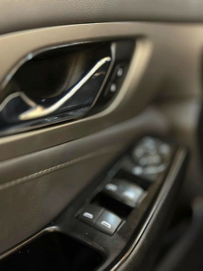 Подержанный Chevrolet Traverse II, 3.6 л, 2019 в Шардже от Alzawraq Alazrak Серый цвет. GCC | AUTO.AE