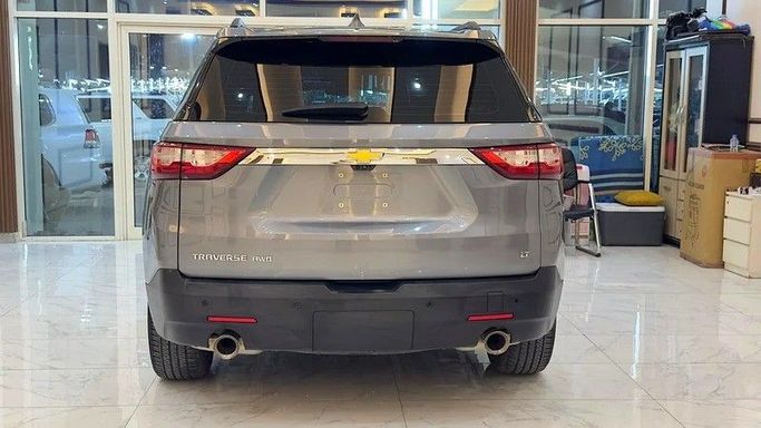 Used Chevrolet Traverse II, 3.6 l, 2019 in Sharjah by Rebou Alfakhama, Grey color. GCC Specs | AUTO.AE