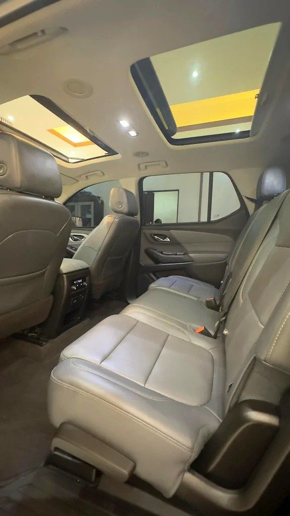 Used Chevrolet Traverse II, 3.6 l, 2019 in Sharjah by Rebou Alfakhama, Grey color. GCC Specs | AUTO.AE