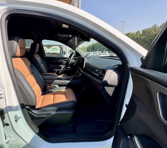 Used Chevrolet Traverse II Facelift, 3.6 l, 2024 in Sharjah by DCB Cars, White color. GCC Specs | AUTO.AE