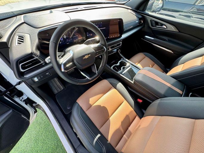 Used Chevrolet Traverse II Facelift, 3.6 l, 2024 in Sharjah by DCB Cars, White color. GCC Specs | AUTO.AE