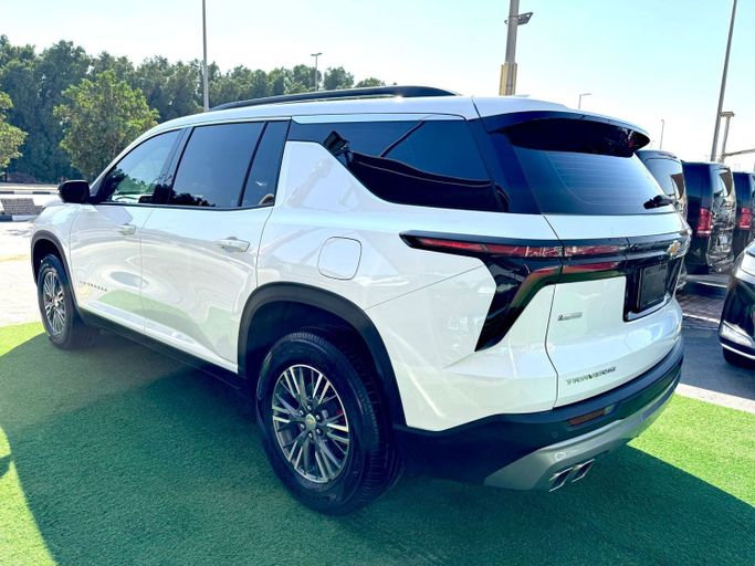 Used Chevrolet Traverse II Facelift, 3.6 l, 2024 in Sharjah by DCB Cars, White color. GCC Specs | AUTO.AE