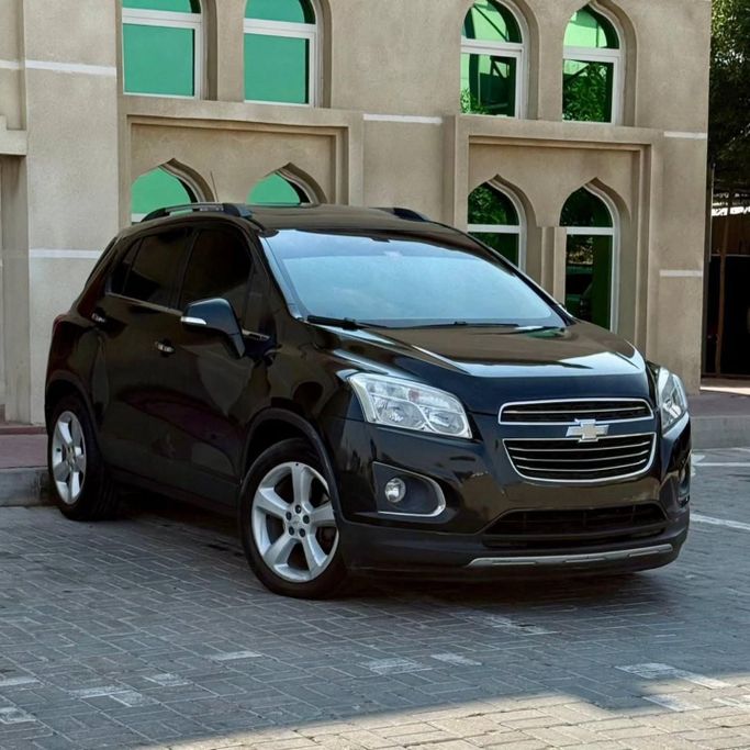 Подержанный Chevrolet Trax I, 1.4 л, 2016 в Шардже от Sarmad Cars Черный цвет. Other | AUTO.AE